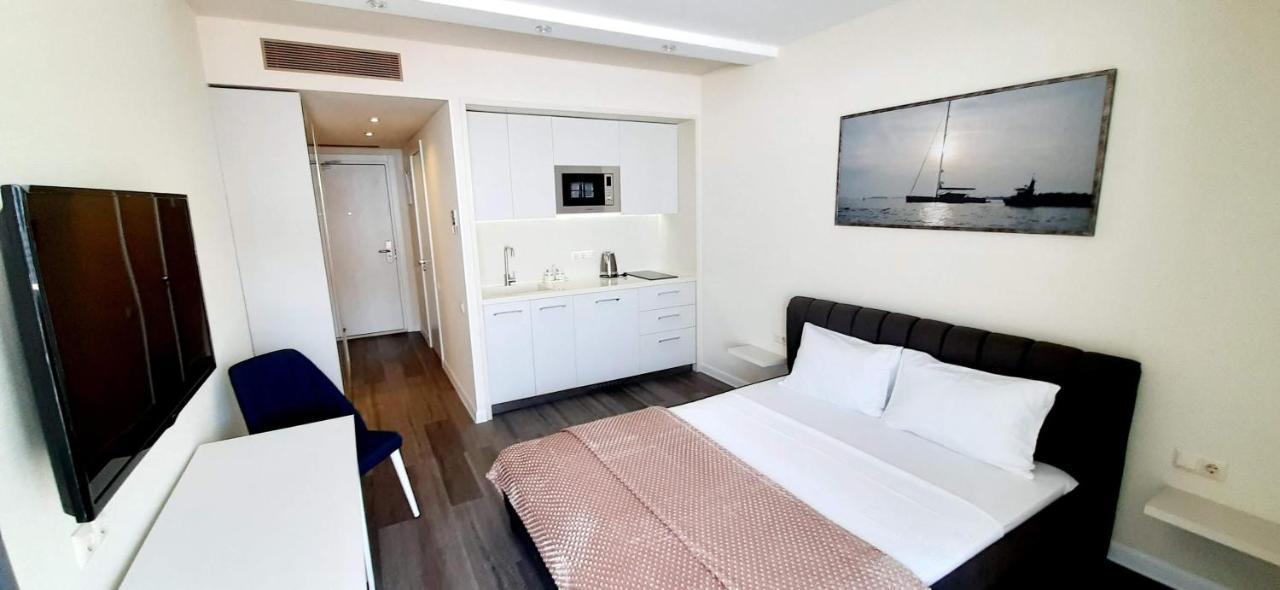 Alliance Palace Sea View Apartment Batumi Exterior photo